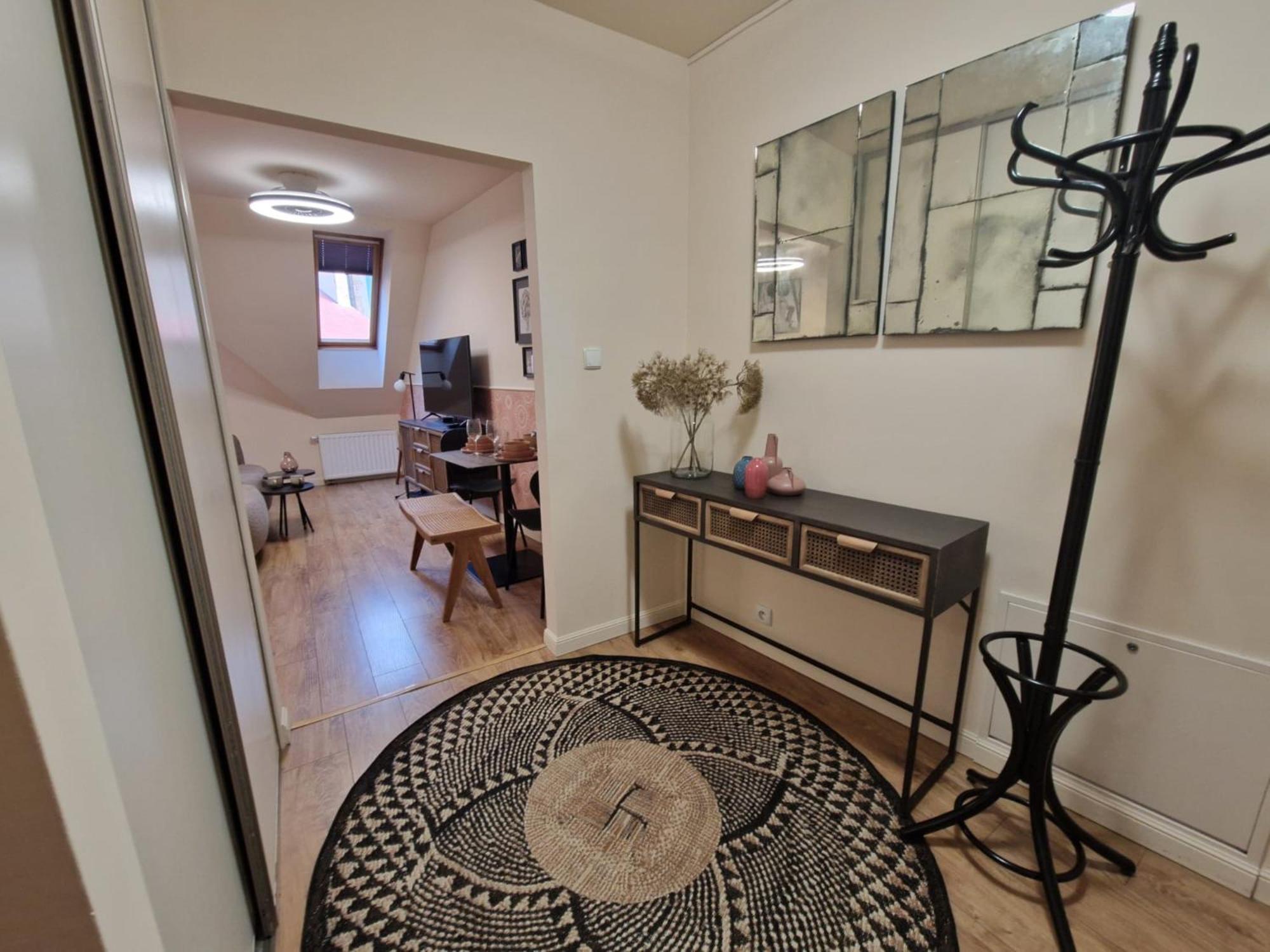 Studio Annabel 옐레니아구라 외부 사진